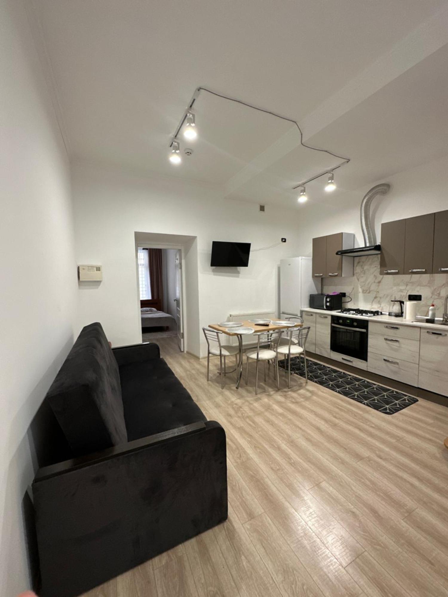 Levvv Apartment Lviv Extérieur photo