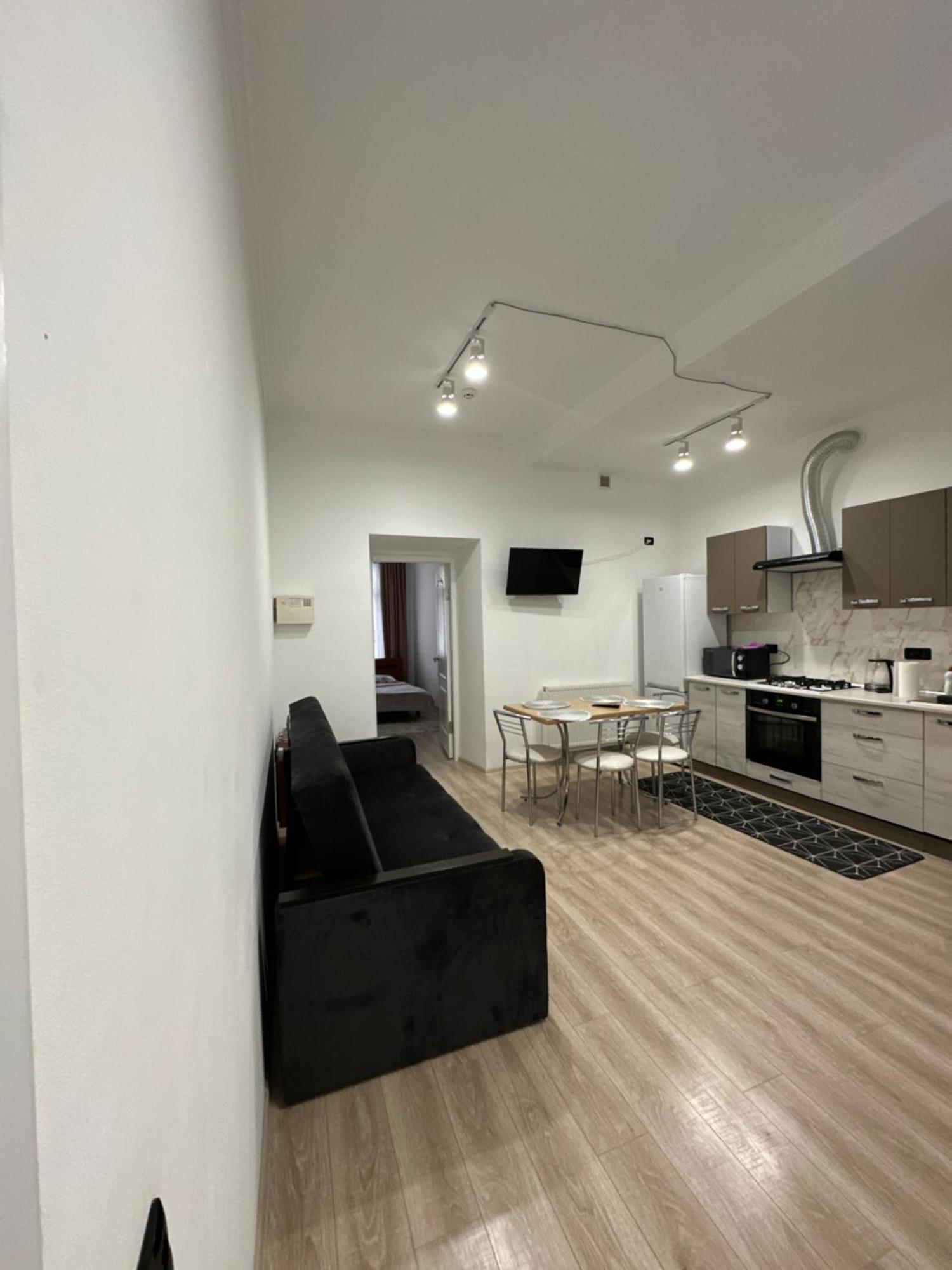 Levvv Apartment Lviv Extérieur photo